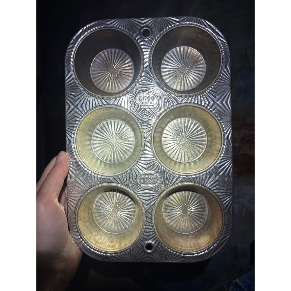 Vintage Ekco USA 6 Cup Muffin Tin Sunburst Starburst Embossed Pattern Silver